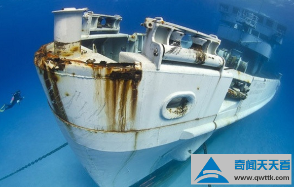 南极卫星拍到地下城市